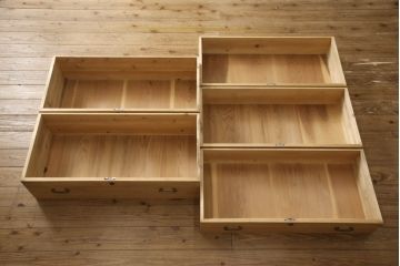 3段重ね桐箪笥を綺麗に再生!既存の砥の粉を洗浄後に蜜蝋ワックスで木地仕上げ。