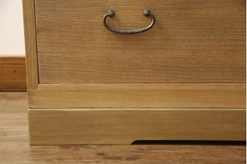 3段重ね桐箪笥を綺麗に再生!既存の砥の粉を洗浄後に蜜蝋ワックスで木地仕上げ。
