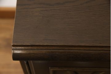 サイドボードを綺麗に再生!キズや塗装の剥げ部分を補修。
