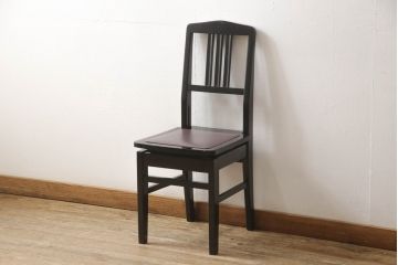 ピアノ椅子を綺麗に再生!高品質リペアを施し、色が剥げたり擦れている個所を再塗装。