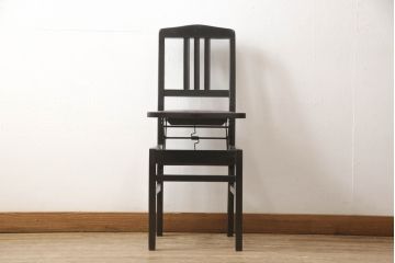 ピアノ椅子を綺麗に再生!高品質リペアを施し、色が剥げたり擦れている個所を再塗装。