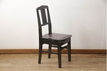 ピアノ椅子を綺麗に再生!高品質リペアを施し、色が剥げたり擦れている個所を再塗装。