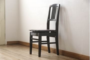 ピアノ椅子を綺麗に再生!高品質リペアを施し、色が剥げたり擦れている個所を再塗装。