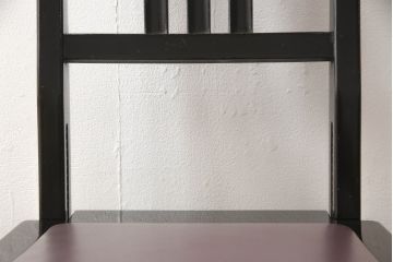 ピアノ椅子を綺麗に再生!高品質リペアを施し、色が剥げたり擦れている個所を再塗装。