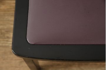 ピアノ椅子を綺麗に再生!高品質リペアを施し、色が剥げたり擦れている個所を再塗装。