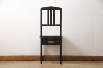 ピアノ椅子を綺麗に再生!高品質リペアを施し、色が剥げたり擦れている個所を再塗装。