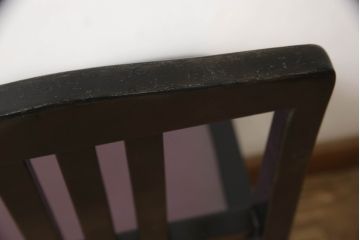 ピアノ椅子を綺麗に再生!高品質リペアを施し、色が剥げたり擦れている個所を再塗装。