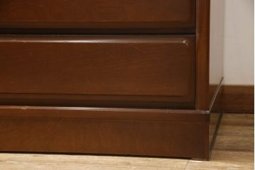 ワードローブを使いやすいサイズにリメイク!ご希望に合わせて横幅を小さくリサイズ。左側板も移設して小ぶりなワードローブに。