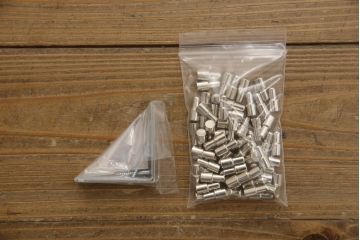 本棚の高さを低くリメイク!天板固定は目立たない方法で加工。