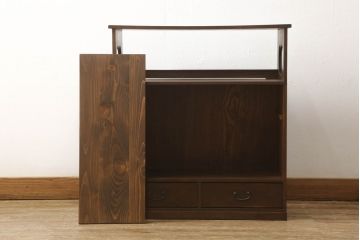 収納棚を綺麗に再生!高品質リペアを施し、既存の棚を撤去、新たに棚板を制作。ワントーン落ち着いた色に着色仕上げ。