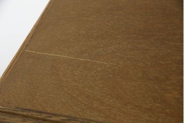 ワードローブを小さくリメイク!横幅を半分に、高さを内側の引き出し分低くリサイズ。ワントーン落ち着いた色に着色仕上げ。