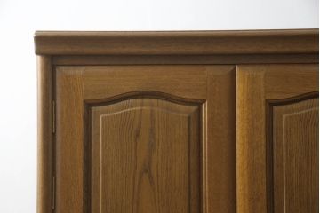 ワードローブを小さくリメイク!横幅を半分に、高さを内側の引き出し分低くリサイズ。ワントーン落ち着いた色に着色仕上げ。