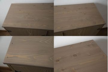 3段重ね桐箪笥をローボードと2段重ね箪笥にリメイク!ローボードは引き違い戸にガラスをはめ引手を取り付け、木製の脚を追加。内部の小引き出しを撤去し棚板を製作。中下段にはヒノキ無垢材の天板を設置。