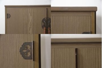 3段重ね桐箪笥をローボードと2段重ね箪笥にリメイク!ローボードは引き違い戸にガラスをはめ引手を取り付け、木製の脚を追加。内部の小引き出しを撤去し棚板を製作。中下段にはヒノキ無垢材の天板を設置。