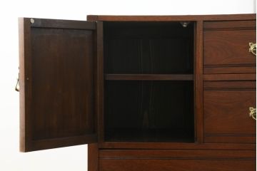 ウォッシュスタンドを綺麗に再生!高品質リペアを施し、背面・大理石天板下・引き出しの前板以外を新材に交換し、本体に合わせた着色仕上げ。