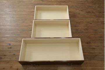 ウォッシュスタンドを綺麗に再生!高品質リペアを施し、背面・大理石天板下・引き出しの前板以外を新材に交換し、本体に合わせた着色仕上げ。