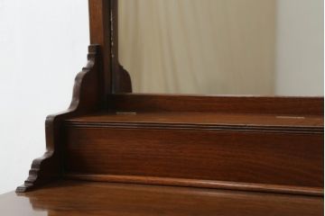 ウォッシュスタンドを綺麗に再生!高品質リペアを施し、背面・大理石天板下・引き出しの前板以外を新材に交換し、本体に合わせた着色仕上げ。