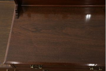 ウォッシュスタンドを綺麗に再生!高品質リペアを施し、背面・大理石天板下・引き出しの前板以外を新材に交換し、本体に合わせた着色仕上げ。