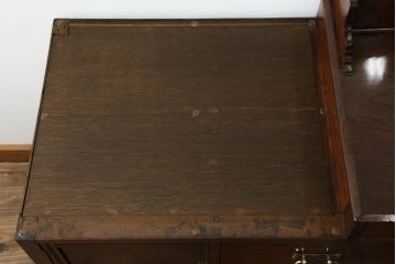 ウォッシュスタンドを綺麗に再生!高品質リペアを施し、背面・大理石天板下・引き出しの前板以外を新材に交換し、本体に合わせた着色仕上げ。