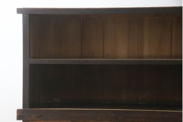 茶箪笥を使いやすくリメイク!高品質リペアを施し、格子戸の網を外して障子に張り替え。棚板を補強し、脚を取り付け。新材部分を本体に合わせて着色。