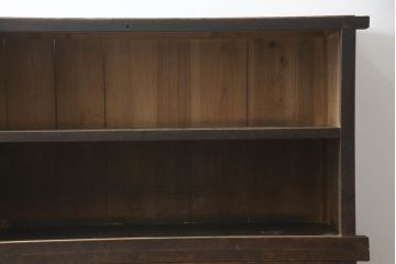 茶箪笥を使いやすくリメイク!高品質リペアを施し、格子戸の網を外して障子に張り替え。棚板を補強し、脚を取り付け。新材部分を本体に合わせて着色。