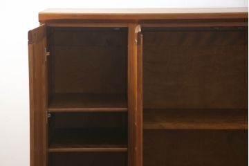 洋服箪笥を戸棚にリメイク!高さをカットし天板を強化。内部の鏡やネクタイ掛け等を取り外し、棚を追加。