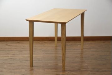 ローテーブルを高さ調整リメイク!元の脚と同じオーク材で、指定の高さの脚を新規製作。天板の色に合わせて着色して仕上げ。