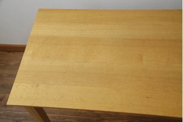 ローテーブルを高さ調整リメイク!元の脚と同じオーク材で、指定の高さの脚を新規製作。天板の色に合わせて着色して仕上げ。