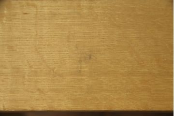 ローテーブルを高さ調整リメイク!元の脚と同じオーク材で、指定の高さの脚を新規製作。天板の色に合わせて着色して仕上げ。