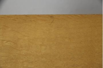 ローテーブルを高さ調整リメイク!元の脚と同じオーク材で、指定の高さの脚を新規製作。天板の色に合わせて着色して仕上げ。
