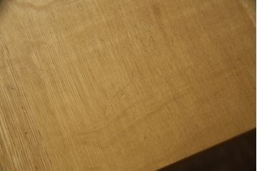 ローテーブルを高さ調整リメイク!元の脚と同じオーク材で、指定の高さの脚を新規製作。天板の色に合わせて着色して仕上げ。