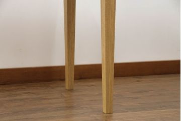 ローテーブルを高さ調整リメイク!元の脚と同じオーク材で、指定の高さの脚を新規製作。天板の色に合わせて着色して仕上げ。