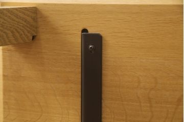 ローテーブルを高さ調整リメイク!元の脚と同じオーク材で、指定の高さの脚を新規製作。天板の色に合わせて着色して仕上げ。