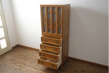 お仏壇をコンパクトにリメイク!内部装飾含め全体をリサイズし、本体枠を新規製作。併せて、セットで使える脚付きチェストも新規製作。