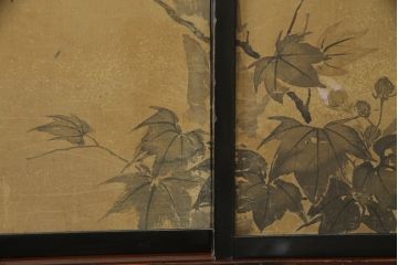 整理箪笥を綺麗に再生!襖の破れを補修。指定の引き出しのみ3分割し、使い勝手良く。元の色味に合わせキズ部分を補色して仕上げ。