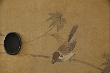整理箪笥を綺麗に再生!襖の破れを補修。指定の引き出しのみ3分割し、使い勝手良く。元の色味に合わせキズ部分を補色して仕上げ。