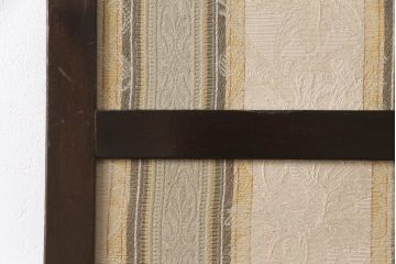 衝立てを綺麗に再生!指定の生地で表裏それぞれ張り替え。木製部分は元の色味をベースに仕上げ。
