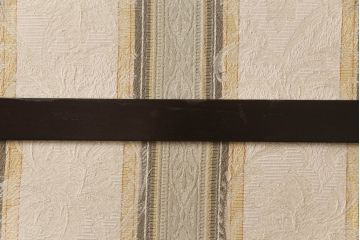 衝立てを綺麗に再生!指定の生地で表裏それぞれ張り替え。木製部分は元の色味をベースに仕上げ。