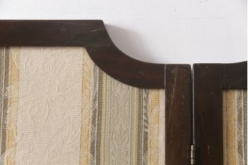 衝立てを綺麗に再生!指定の生地で表裏それぞれ張り替え。木製部分は元の色味をベースに仕上げ。