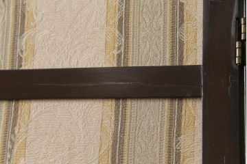衝立てを綺麗に再生!指定の生地で表裏それぞれ張り替え。木製部分は元の色味をベースに仕上げ。