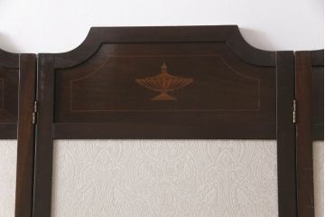 衝立てを綺麗に再生!指定の生地で表裏それぞれ張り替え。木製部分は元の色味をベースに仕上げ。