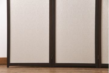 衝立てを綺麗に再生!指定の生地で表裏それぞれ張り替え。木製部分は元の色味をベースに仕上げ。