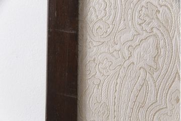衝立てを綺麗に再生!指定の生地で表裏それぞれ張り替え。木製部分は元の色味をベースに仕上げ。