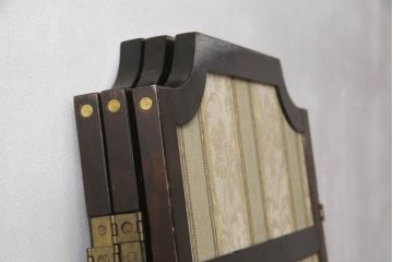 衝立てを綺麗に再生!指定の生地で表裏それぞれ張り替え。木製部分は元の色味をベースに仕上げ。