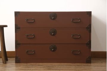 桐箪笥をペイントリメイク!クリーニング後、シナモンブラウンでペイント。クリアワックスで仕上げ。