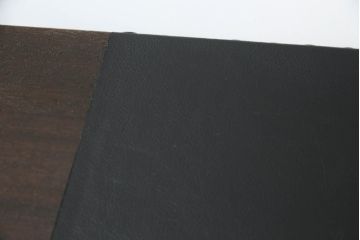 両袖机を綺麗に再生!天板を補強し、レザートップも張り替え。分割して搬入できるよう、全体を3分割仕様へ。