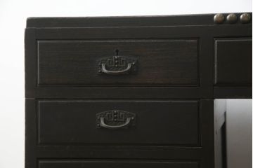 両袖机を綺麗に再生!天板を補強し、レザートップも張り替え。分割して搬入できるよう、全体を3分割仕様へ。