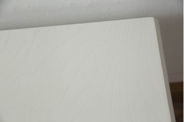 戸棚をペイントリメイク!ご希望サイズに幅を詰め、全体をアンティークホワイトでペイント。