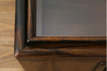 長火鉢をリメイク!内側を板張りし、ガラス天板を取り付け、欠損箇所に取っ手を取り付け。
