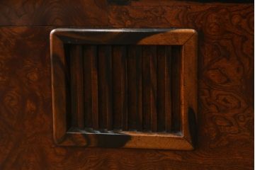 長火鉢をリメイク!内側を板張りし、ガラス天板を取り付け、欠損箇所に取っ手を取り付け。